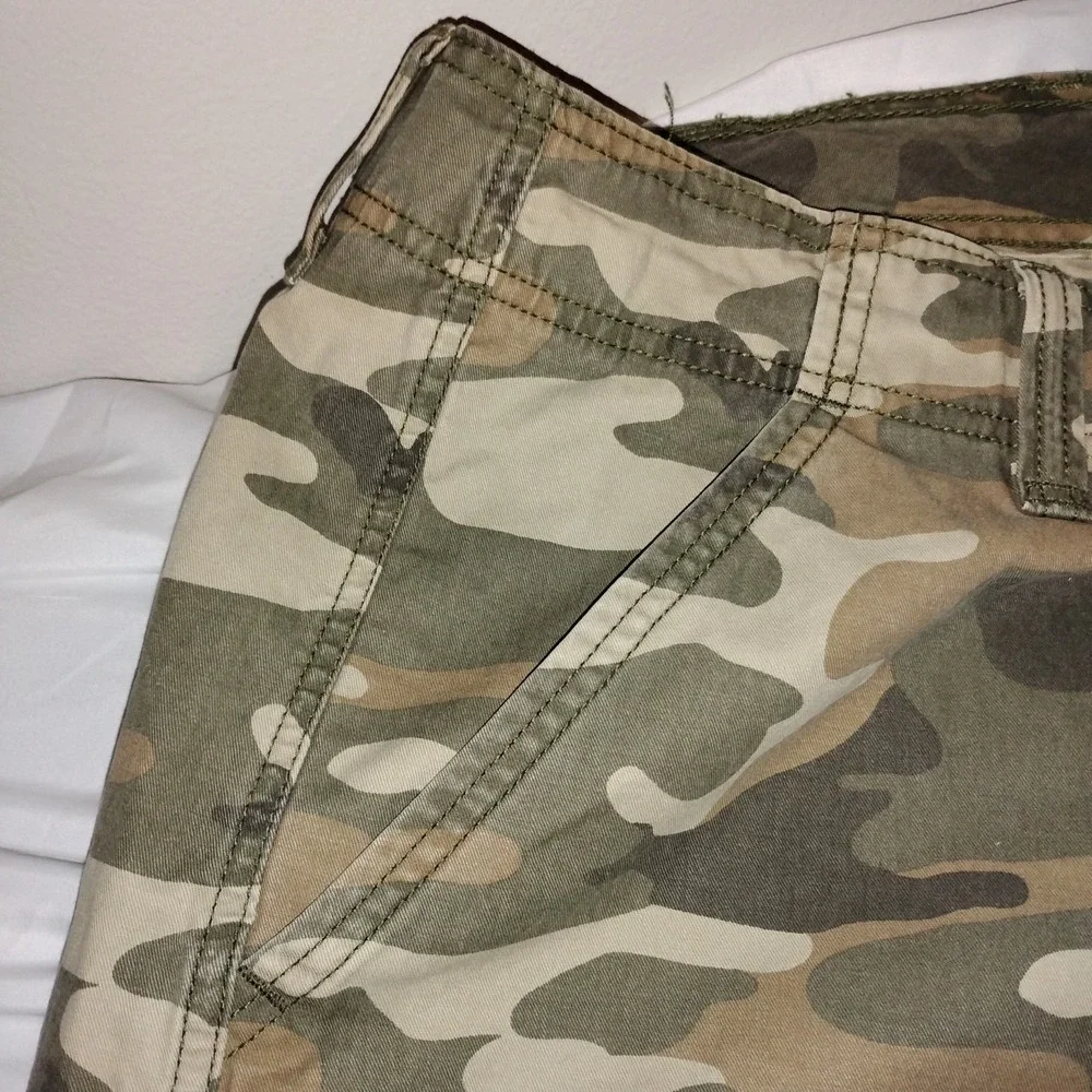 Levis, Cargo,Mens, Camouflage, Size 42, Never Been Worn, Green, Y2k, Baggy,